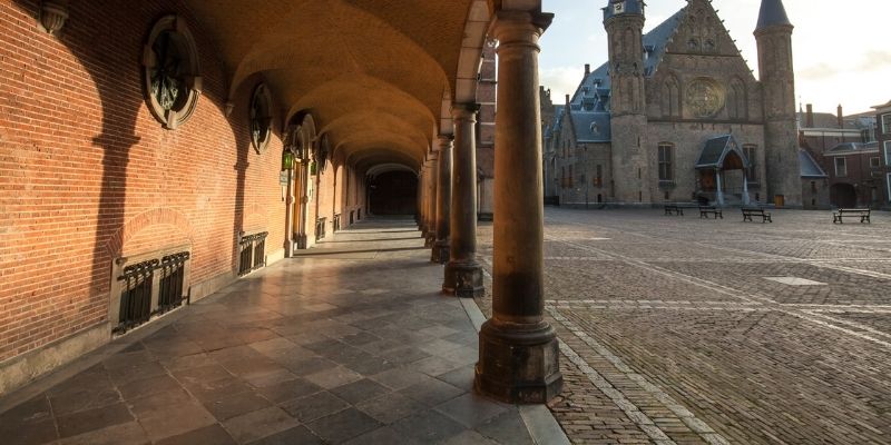 Tweede Kamerverkiezingen Binnenhof Den Haag 800X400